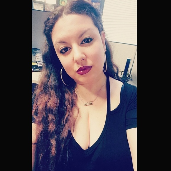 Meet your Posher, Melissa - Picture 4 of 4